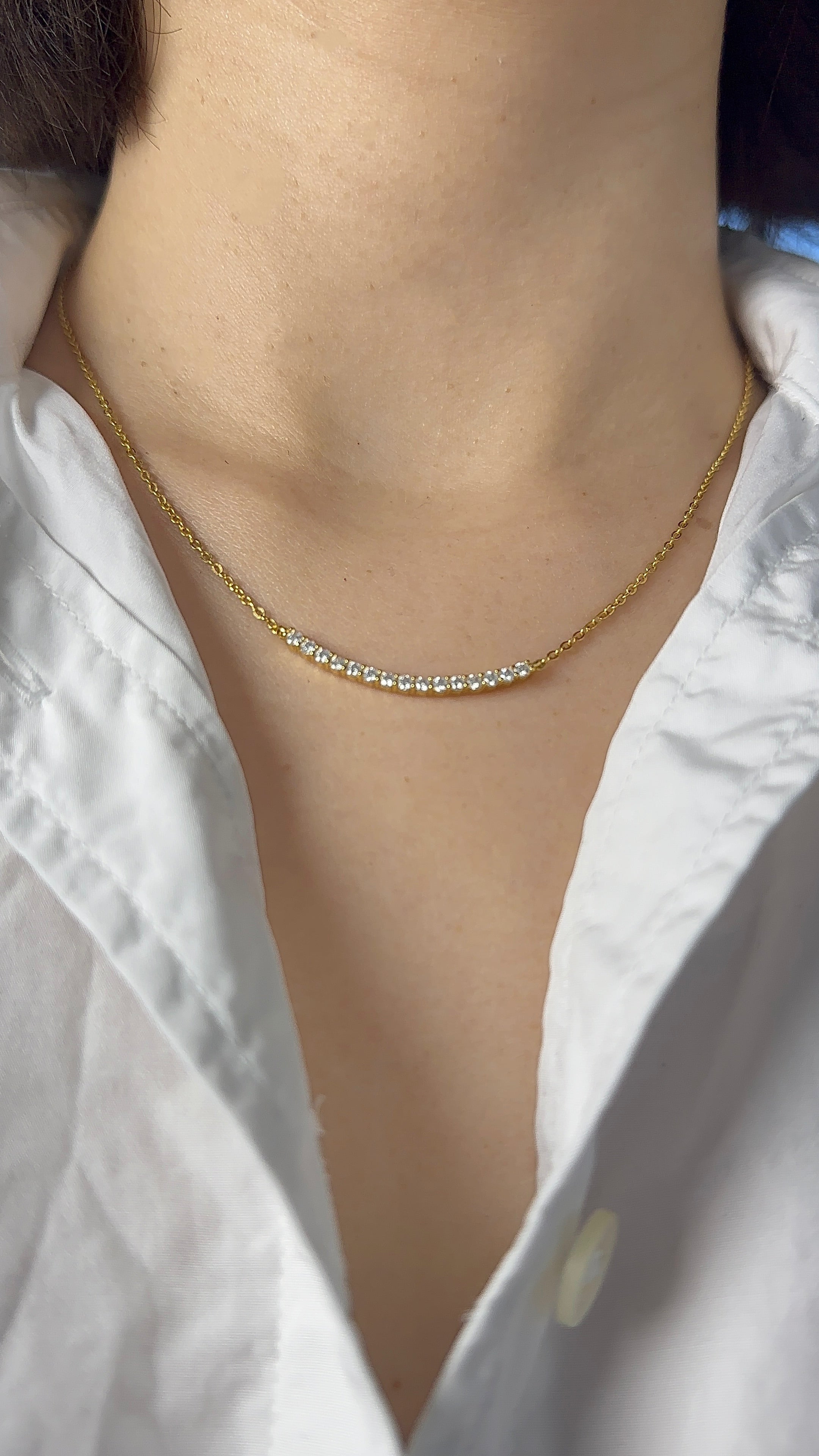 Élise Curve Necklace